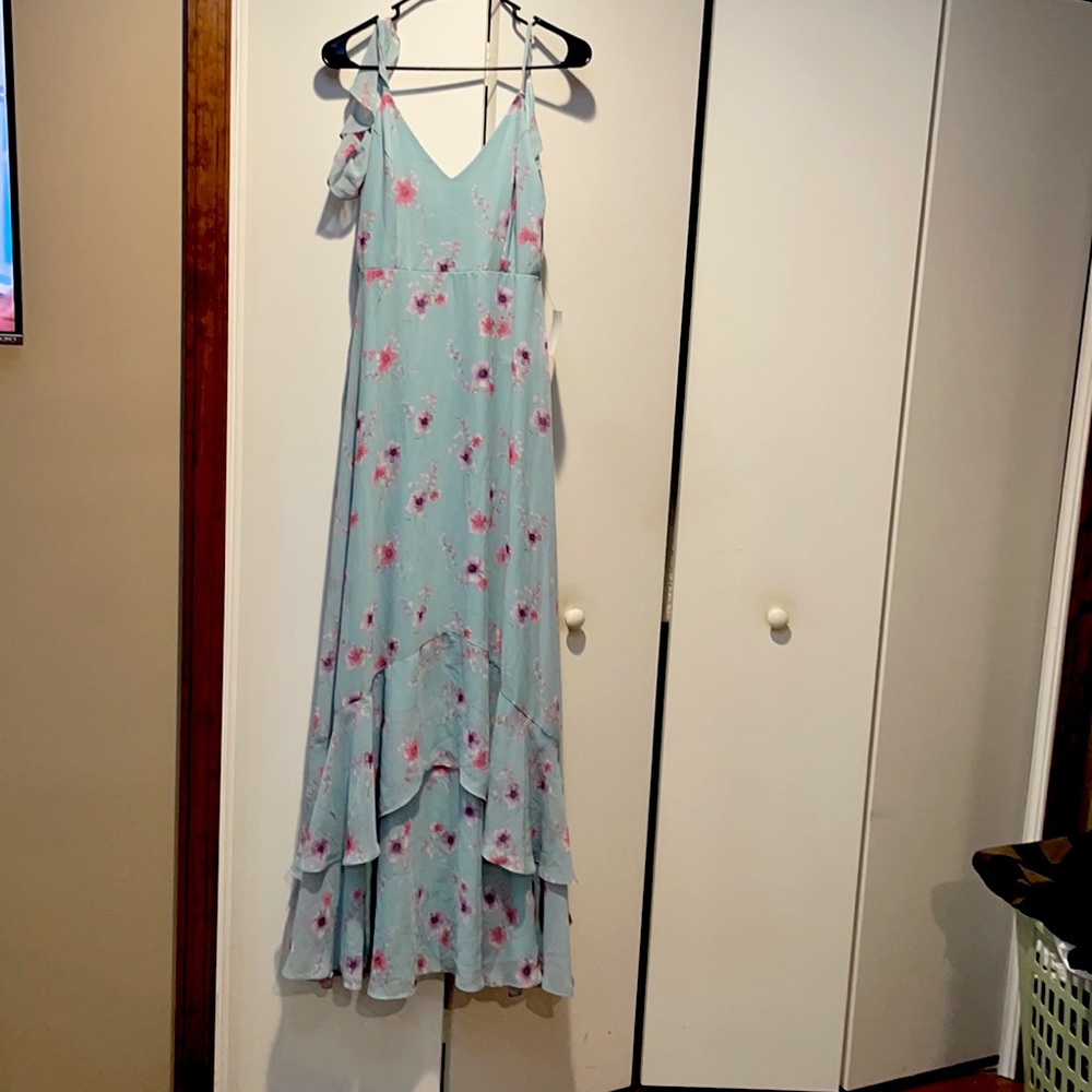 NWT Lulu’s off the shoulder dress! With ruffles at the bottom!